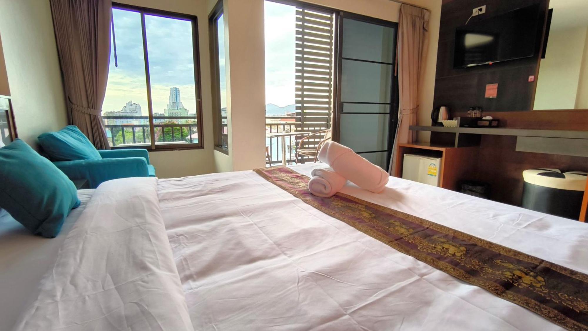 Lucky Buako Hotel Patong Exterior foto